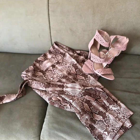 Snake print pants🔥👍🏼 - Picture 5 of 6